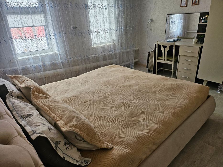 Продам два дома на одном участке в 5 соток.