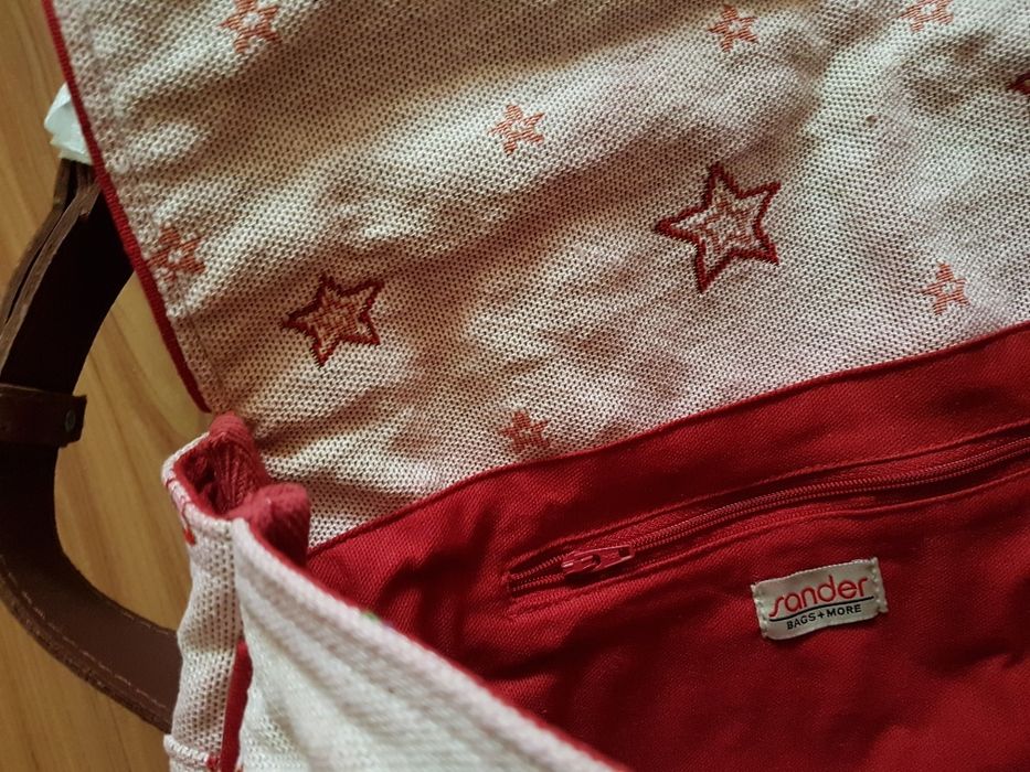 Продавам   нови пътни чанти