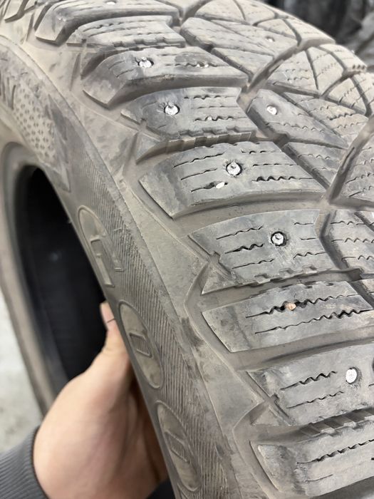 Зимние шины GoodYear 3 штуки