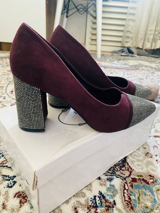 Tufli judayam chiroyli svarovski toshli sastayana zornarxi kelishiladi