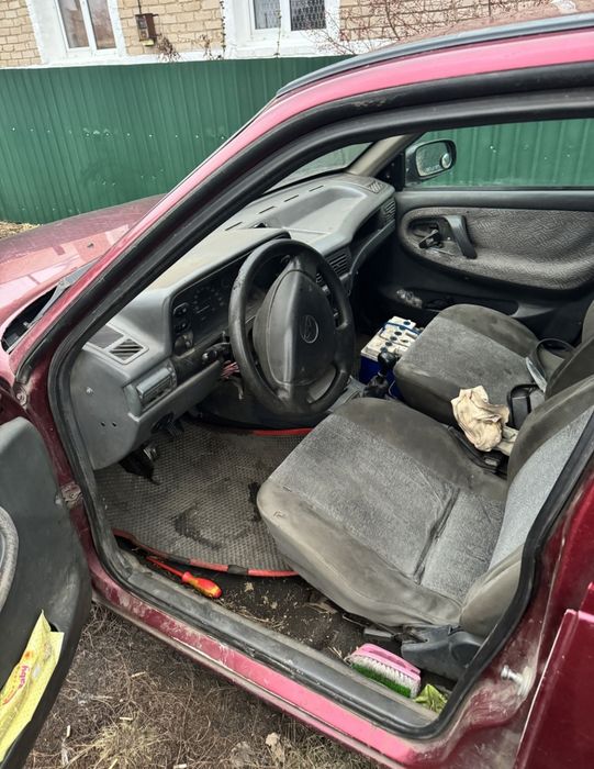 Продам на разбор машина на ходу!