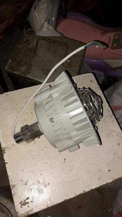 Продам светильники для улицы