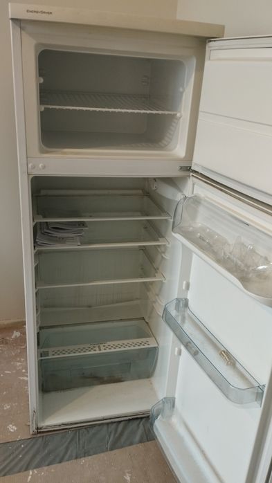 Хладилник Electrolux 140 см.