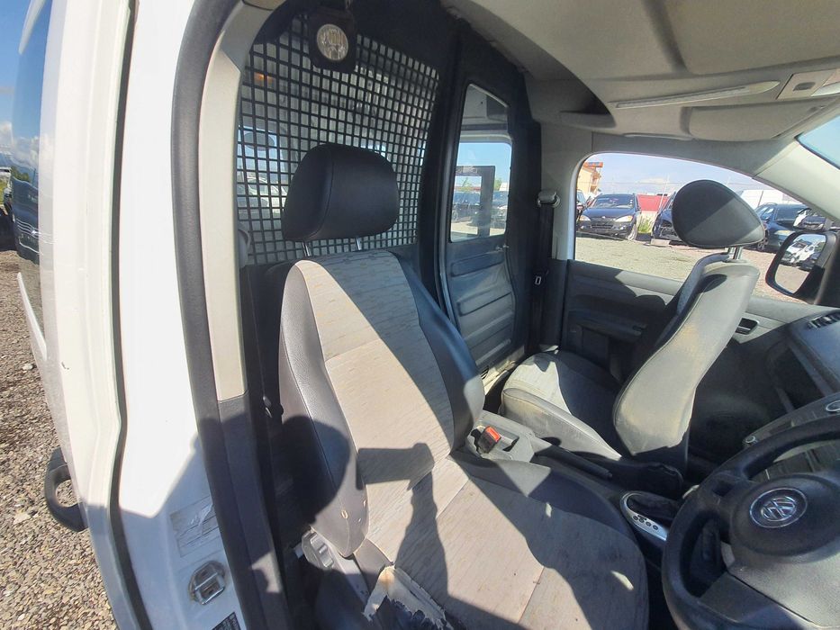 На части! VW Caddy 1.6 ТDI (CAYN)