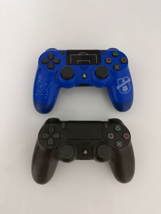 PS4 Slim 500 GB + 2 Joystick-uri + 2 Jocuri