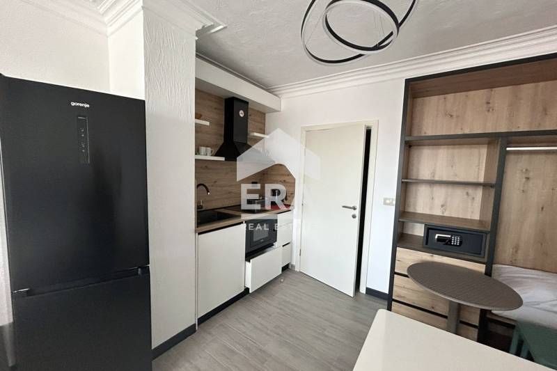 Студио в нова луксозна сграда