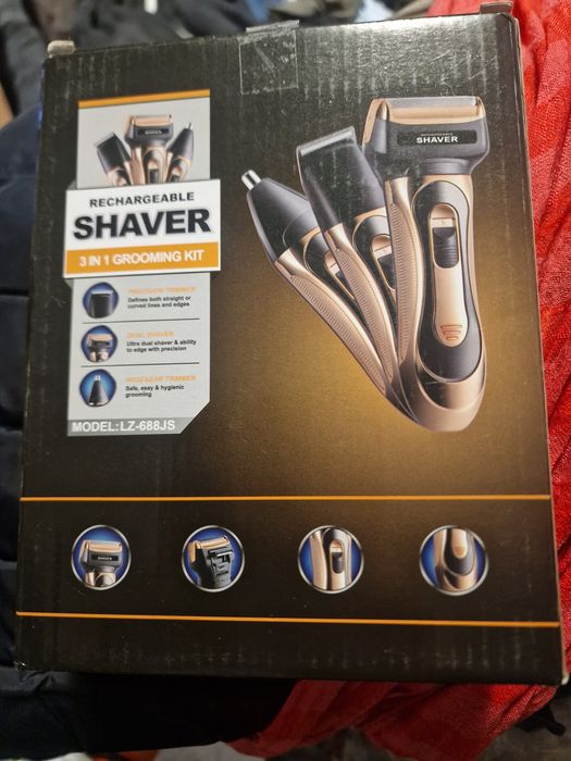 Shaver  cu trei capuri diferite