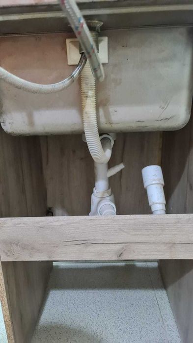 Кухонная мойка с тумбой