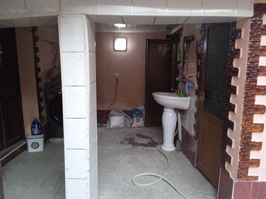 Samarqandıskı Demir Hotel pavarotida 1,1 sotixli hovli sotıladi