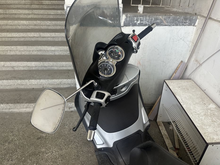 Piaggio Beverly 250