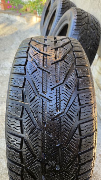 Зимни гуми 225/55R16