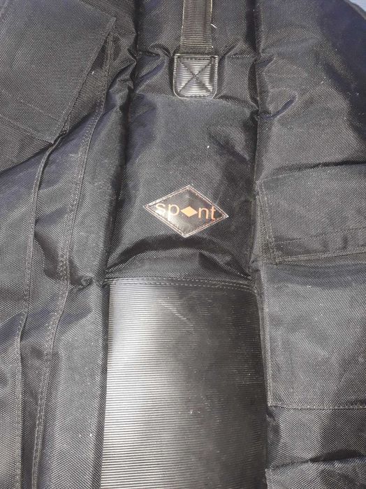 Продавам калъф за цигулка и контрабас