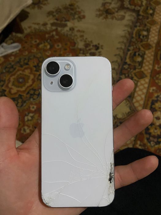 Iphone 15        .