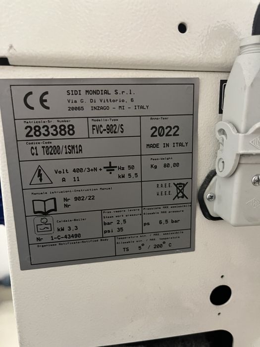 Професионална гладачна маса и парогенератор Sidi