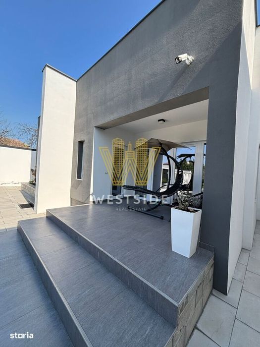 Vila impresionanta de vanzare, zona Lunei