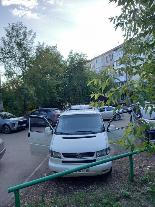 Volkswagen Caravelle 1997 г.