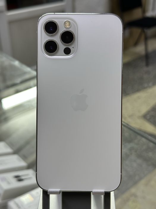 Продаю Айфон 12 про