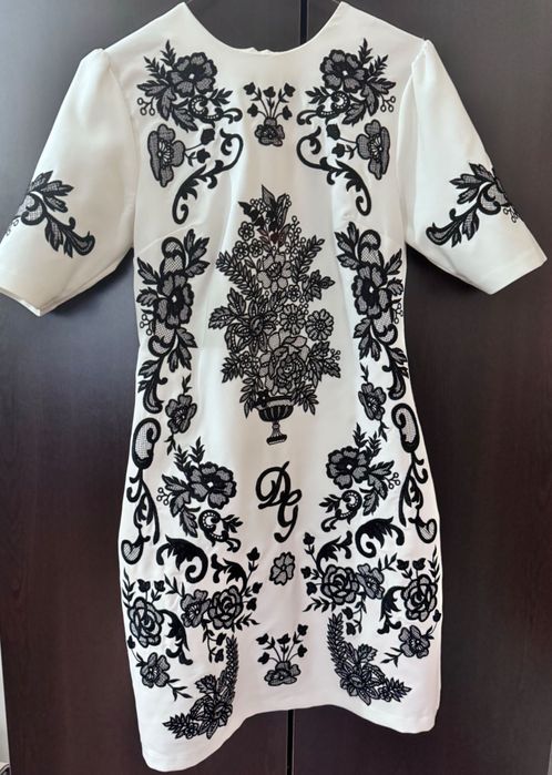 Дамска бяла рокля