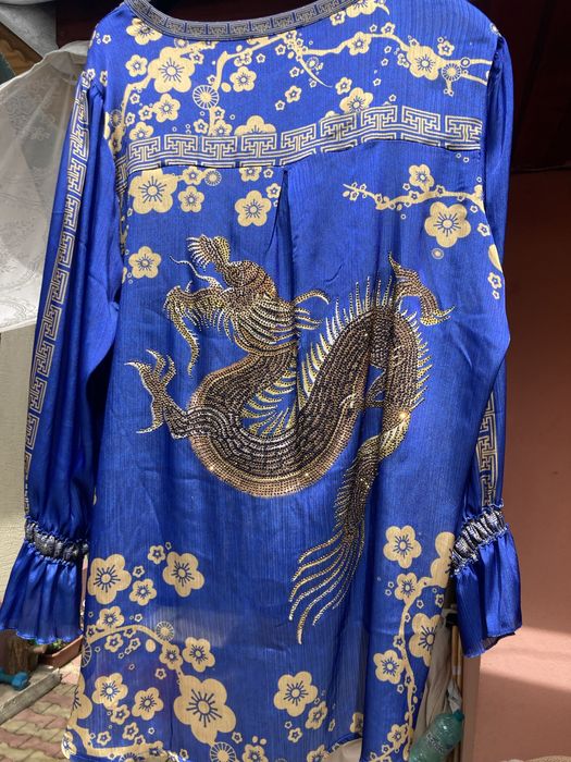 Bluza masura 48 schiffhauer cu un dragon pe spate din strasuri