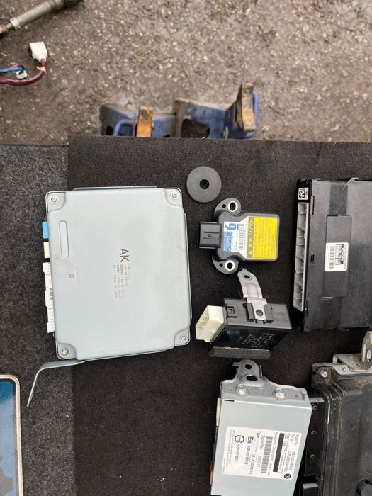 Lexus CT200H Батерия броня фарове  стопове волан капак hybrid Модули