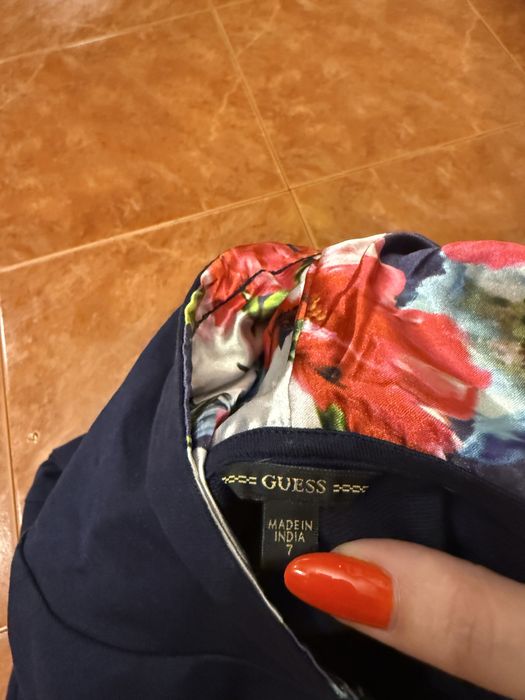 Новая туника Guess оригинал . На 7-8 лет.