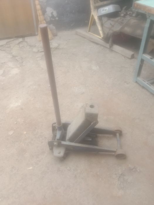 Домкрат податной