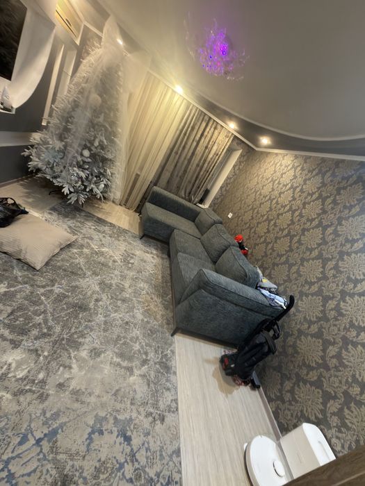 Продам 4 комнатную квартиру