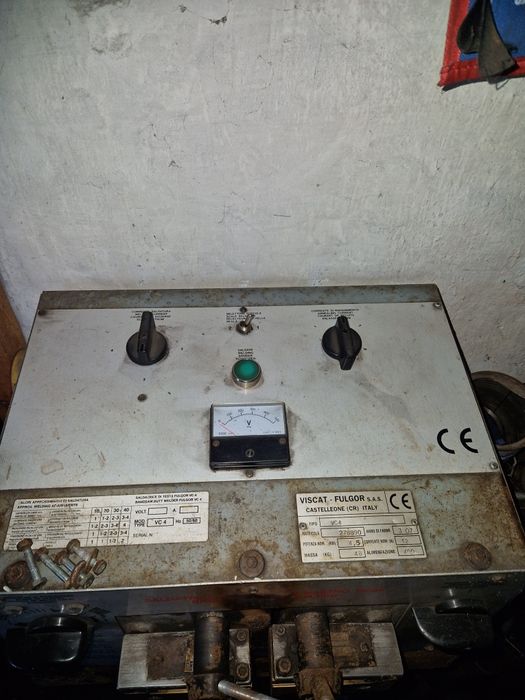 Сварочный станок для сварки ленточных пил.