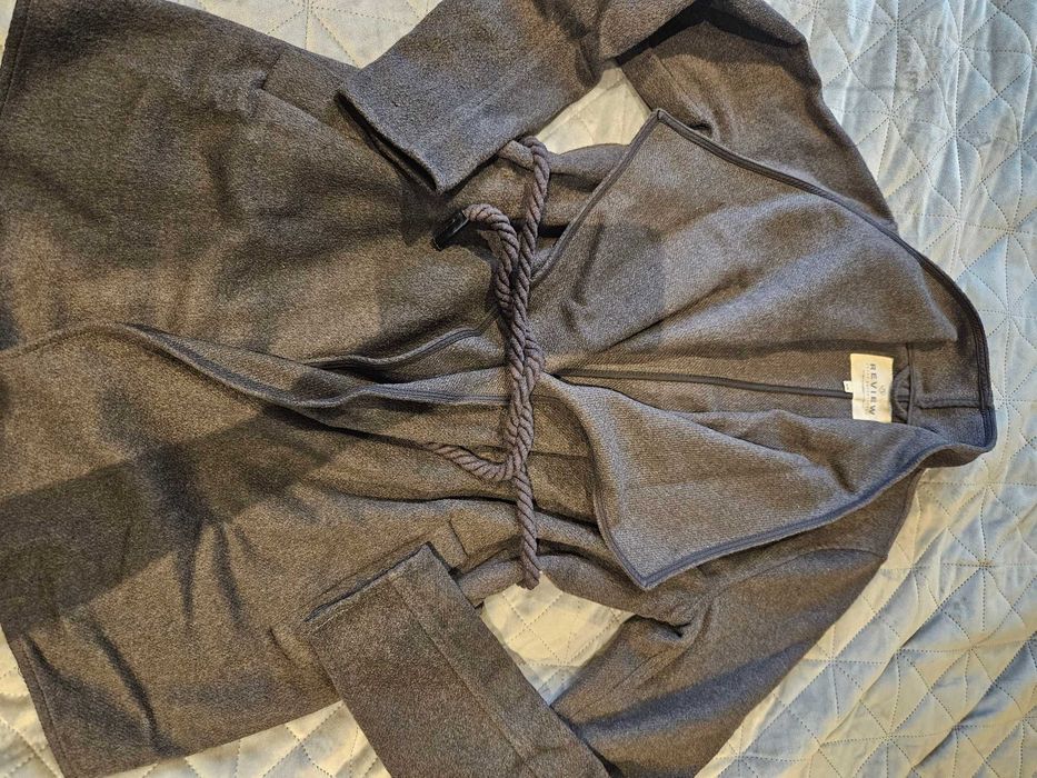 Сиво палто Review/XS