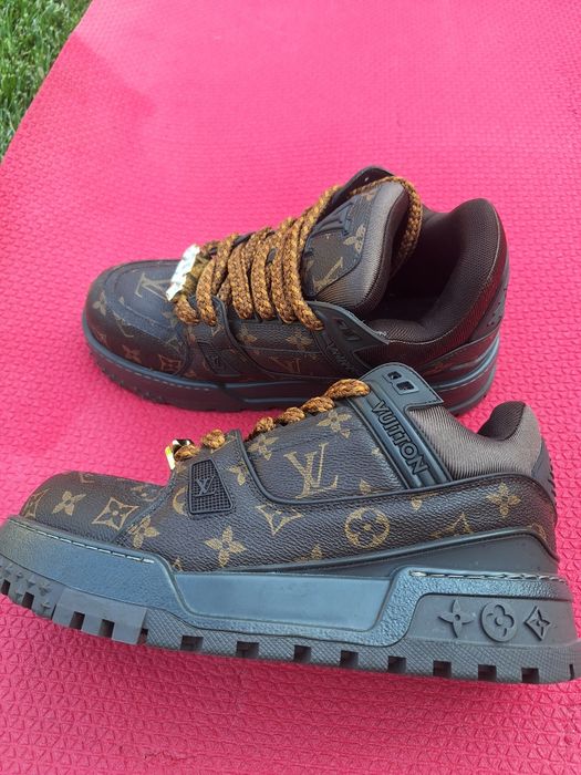 Pantofi Luois Vuitton nr 43 pret 499 euro