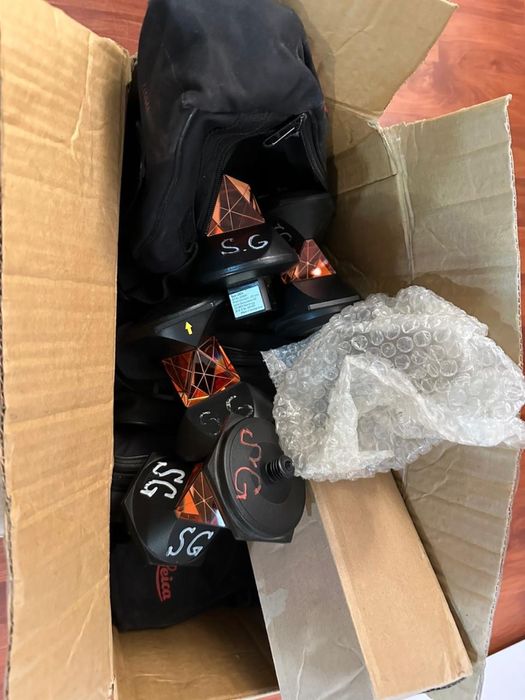 Продам геодезические аксессуары.