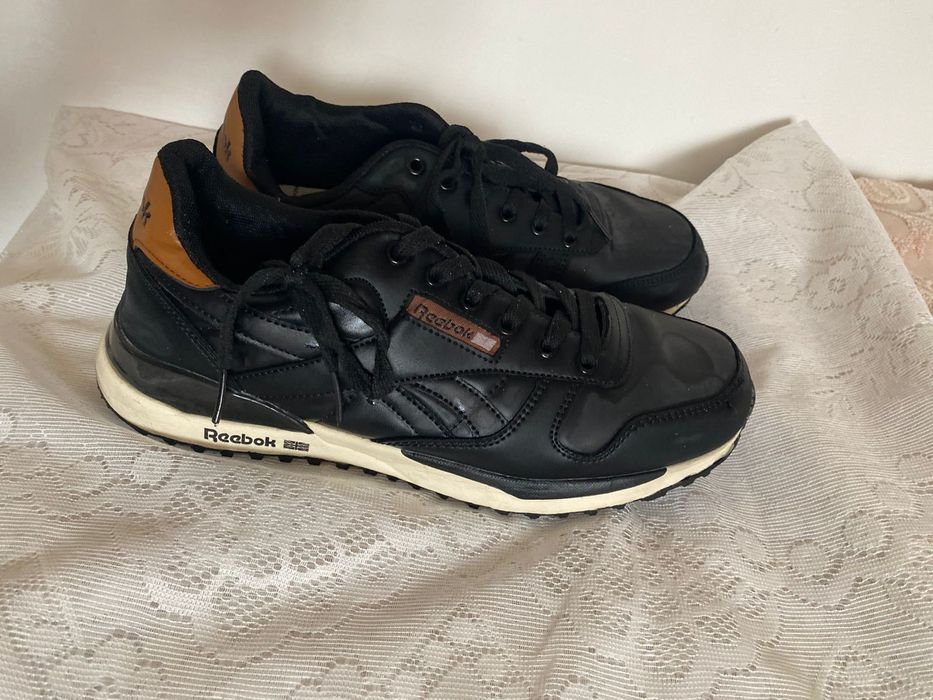 Обувь. Кроссовка