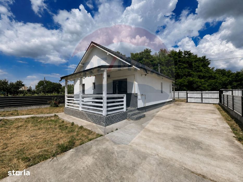Casă cu 3 camere de vânzare în Hemeiuș – Strada Cireșarilor