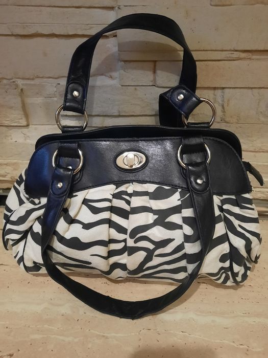 Gentute noi, tip postas, Genti de umar