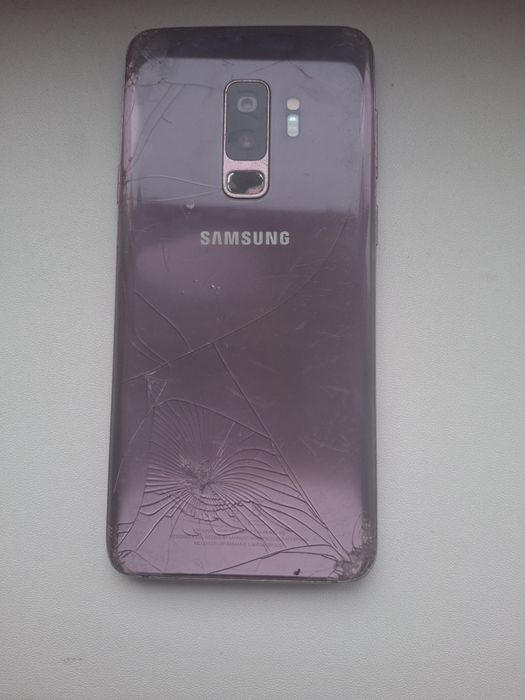 Dezmembrez telefon functional samsung s9 plus