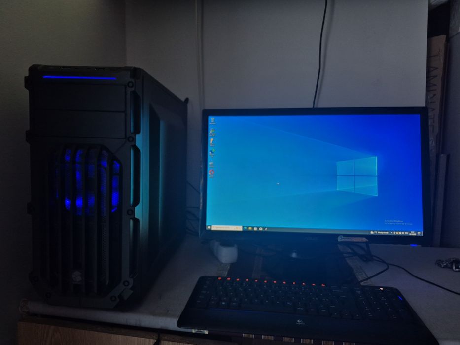 Vând unitate pc i7 -7700 cup.3,60 GHZ