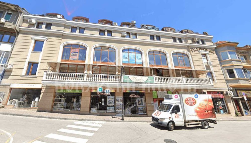 Продава се Офис в Велико Търново, Център - 20 кв.м за 1049 €/кв.м - Снимка #1