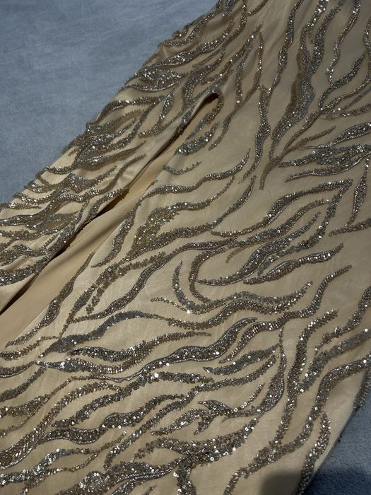 Rochie Aurie.