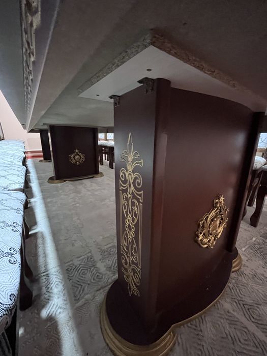 Стол со стульями