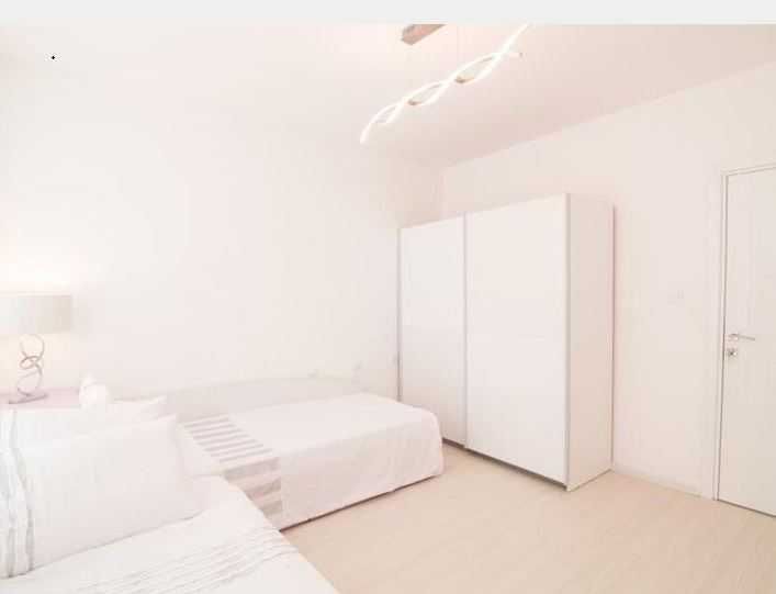 Дава се под наем Тристаен апартамент в София, Студентски град - 115 кв.м за 600 € - Снимка #1