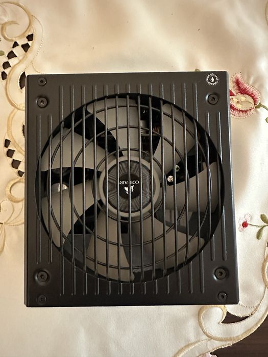 Sursa Corsair RM650x