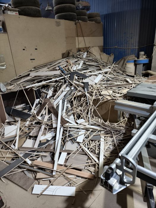 Бесплатно Дрова из ДСП