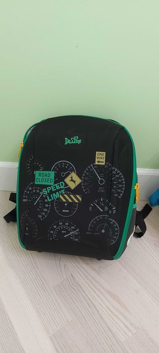 Продам детский рюкзак delune