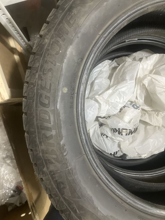 Резина зимняя 235/60/18