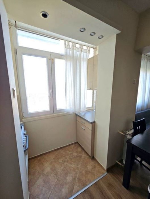 Дава се под наем Тристаен апартамент в София, Гео Милев - 93 кв.м за 647.19 € - Снимка #2