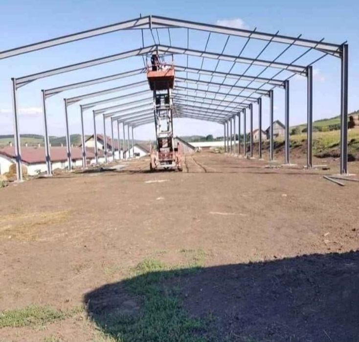 Vând hala metalica