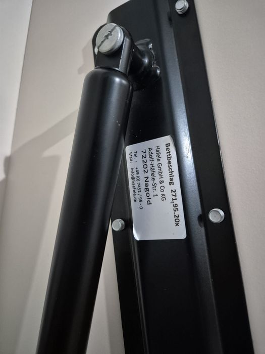 Pat rabatabil pe perete + dulap