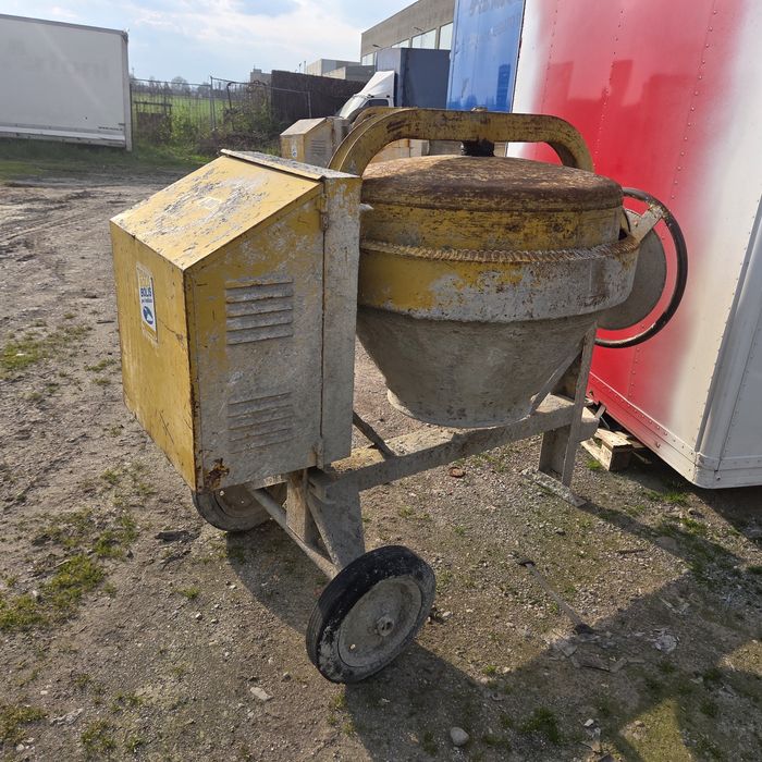 Betoniere profesionale    300 L. 380V