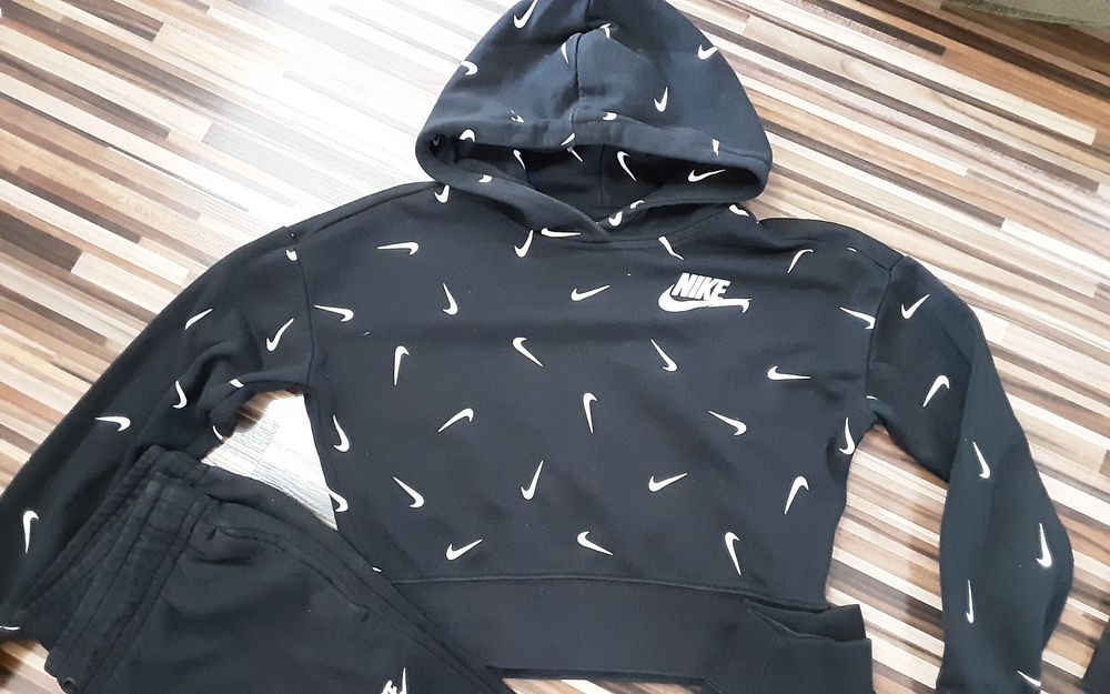 (XS) NIKE-NIKE PRO оригинални клин(35лв) бюстие(30лв )худи(45лв)