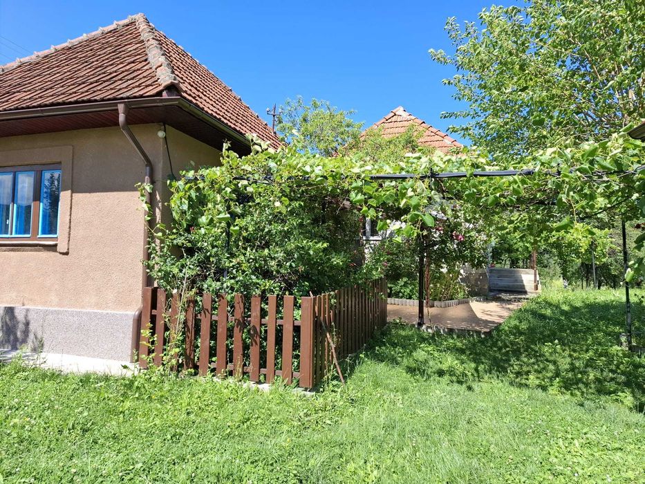 Casă + teren de vânzare în Brad, Hunedoara – proprietar